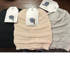 WOMENS KNIT BEANIE HAT SET OF 3 NEW WITH TAGS LADIES ACCESSORIES WINTER HATS
